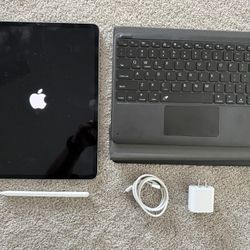 M2 iPad Pro 12.9” WiFi 128gb Bundle