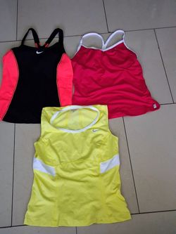 Women's Nike tops bundle sie (m)