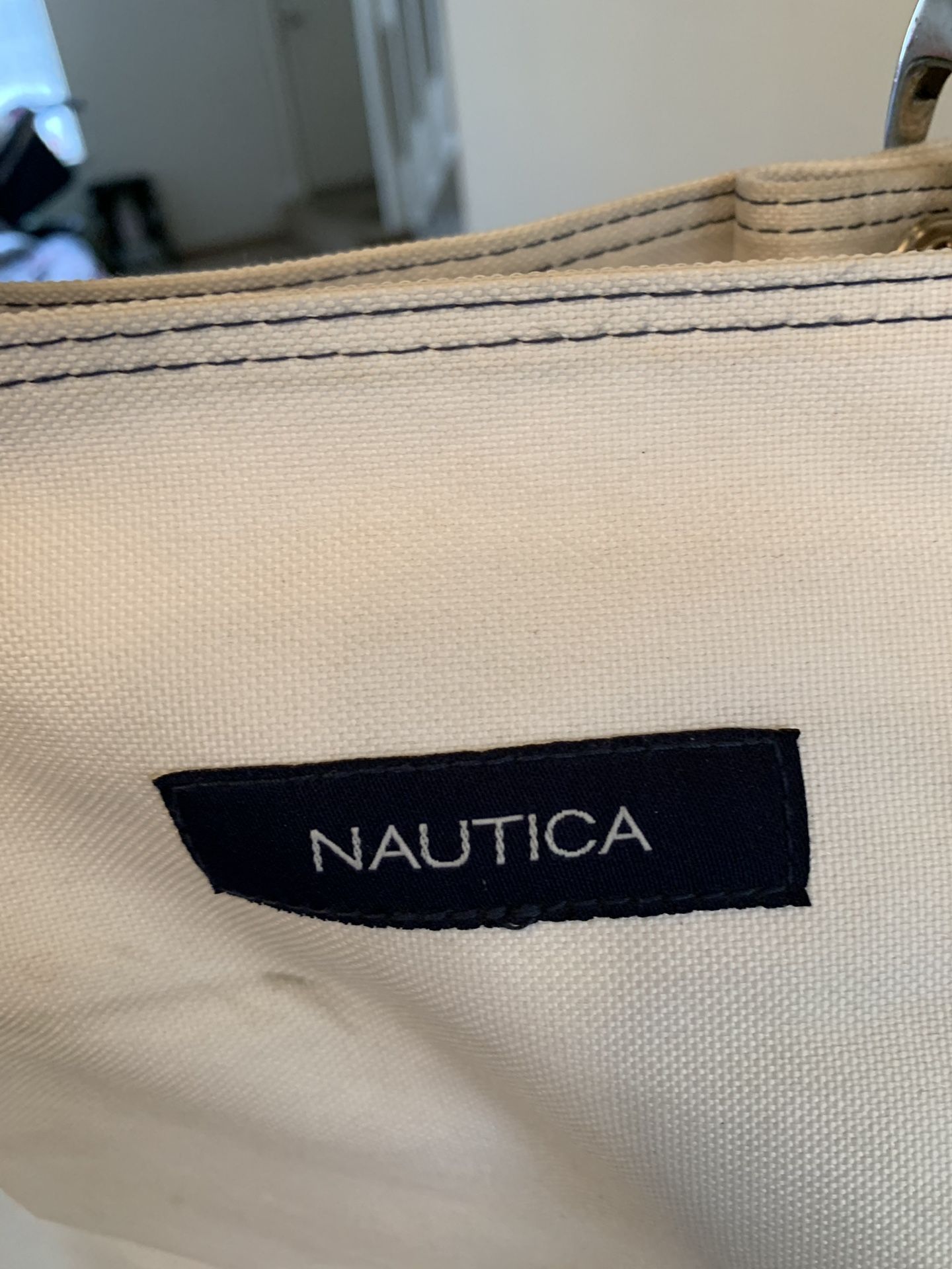 Natucia hand bag