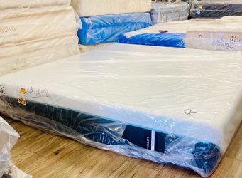 Tempurpedic CK ProAdapt mattress with free boxspring