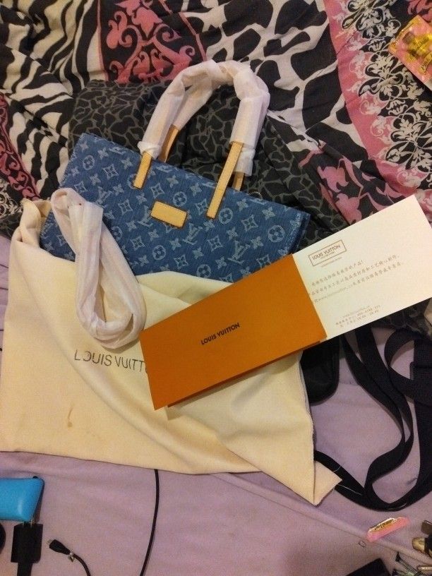 Louis Vuitton Purse