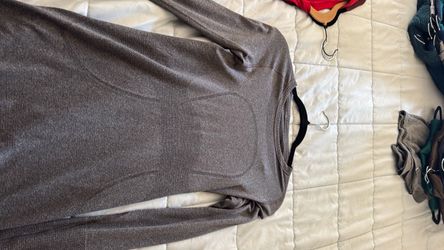 Lululemon Gray Heathered Long Sleeve Shirt