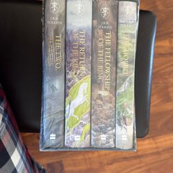By J. R. R. Tolkien | Collection of 4 Books Boxed Set The Hobbit & The Lord of the Rings: Illustrated edition