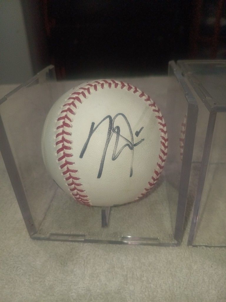 ANGAL  FANS  TROUT  SIGN  BALL!!!!!!!