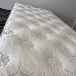 Twin mattress