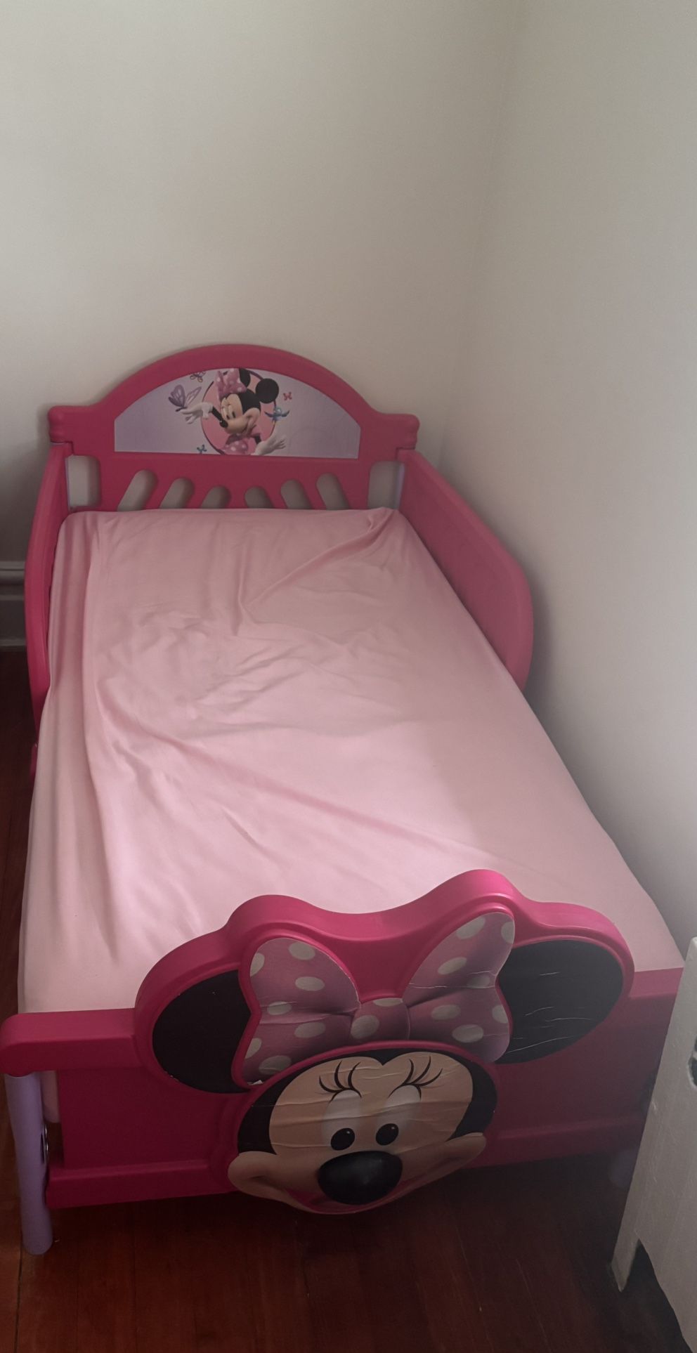 Minnie Mouse Toddler Bed