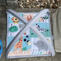 Baby Activity Gym – Excellent Condition 🧸
