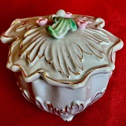 CHASE HAND PAINTED PORCELAIN TRINKET JEWELRY BOX Vintage JAPAN ~ The ONLY 1 ‼️ MOTHER'S DAY GIFT ‼️