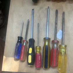 Lot Of 7 Screwdrivers ---- Lot 2
