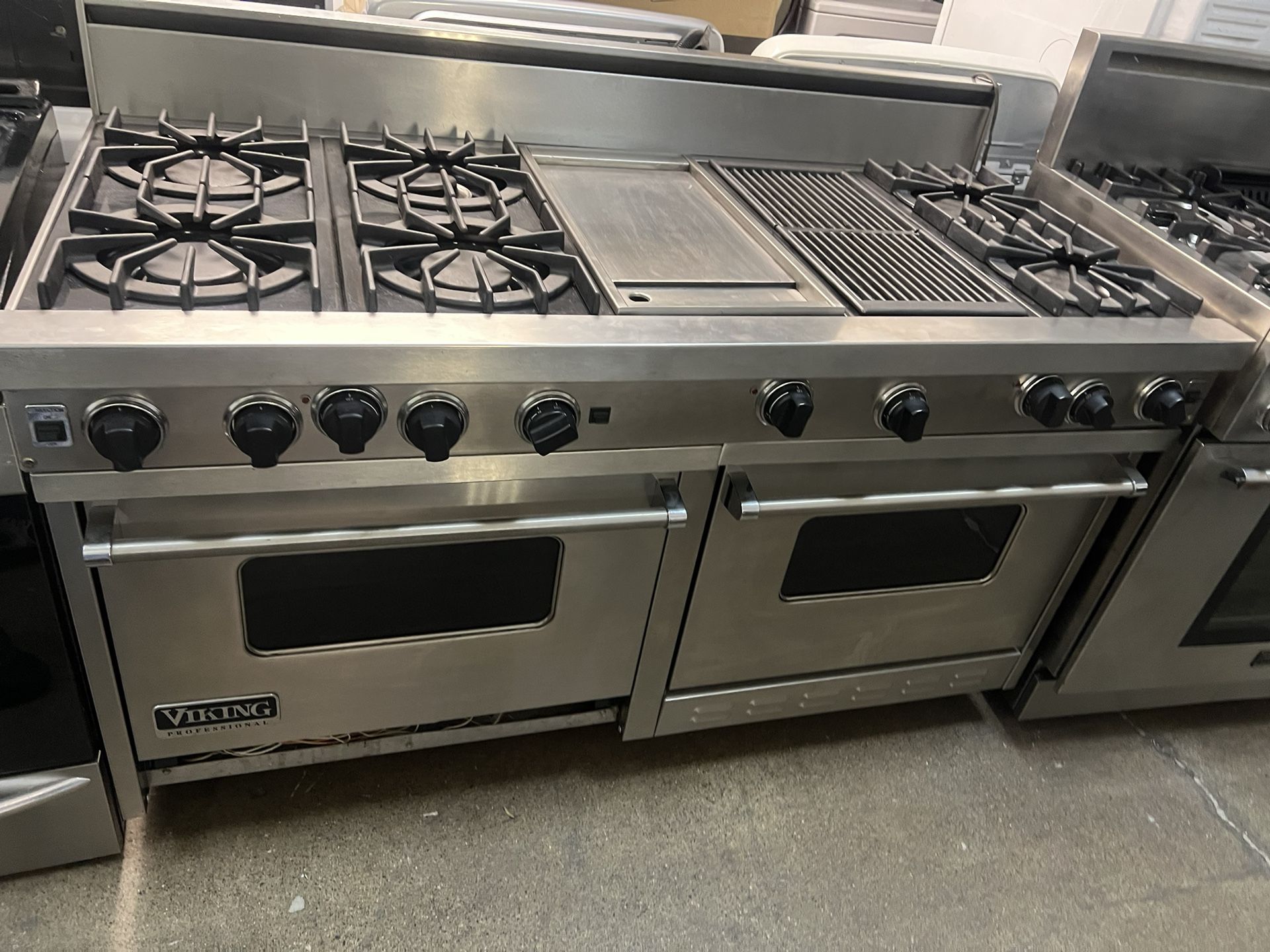 Viking 60” Gas Range Pro