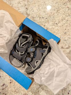 Columbia Castlerock Supreme children's sandals - sz  5