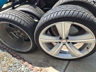 Tires: 265/35ZR22/ with 22" Rims
