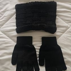 Hat Scarf And Gloves You Can Use On Phone