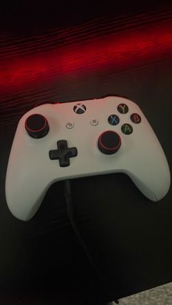Xbox One Controller White with Red Accents