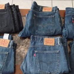 Men Jeans Levi's  Size 38×30.   $5 Each