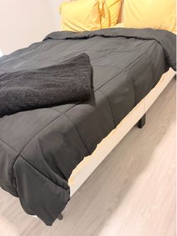 Queen Size bed set with mattress