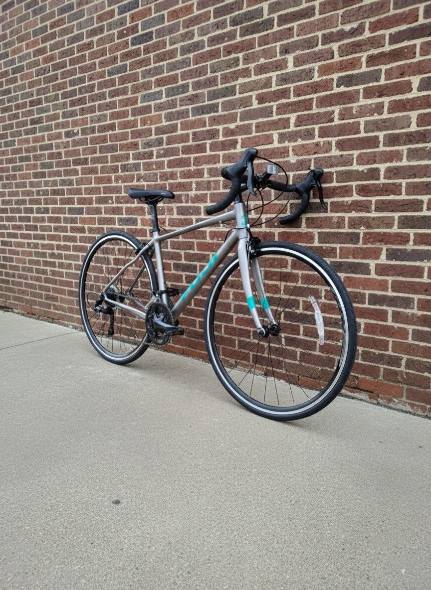 NEW 2025 47CM XS FUJI FINEST 2.5 LE LIMITED EDITION SATIN GRAPHITE TURQUOISE 14 SPD ENDURANCE ROAD BIKE