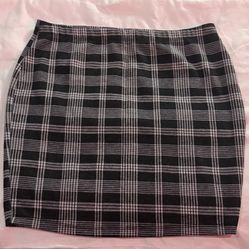 Popular 21 : Black Squared Skirt 