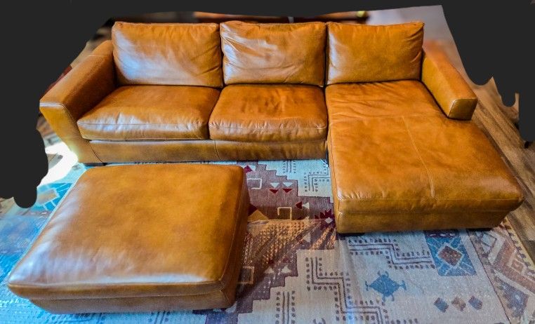 Braxten Leather Sectional w/ Ottoman - Great Condition!