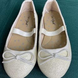 New Cat & Jack girl size 7 shimmery with bows Easter ballet style flats with hard sole White dress shoes