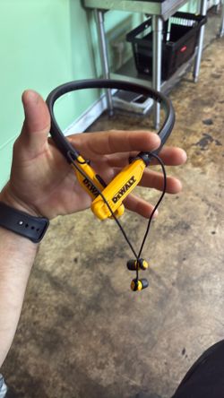 Dewalt headphones