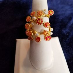 Beautiful Enamel flower ring with pearls size 8