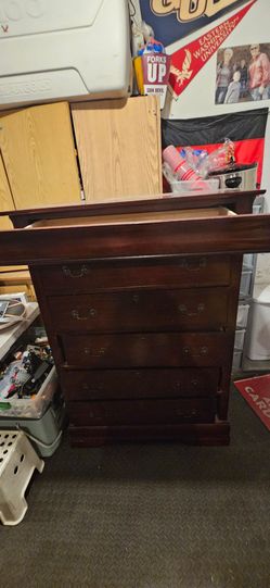 Dresser