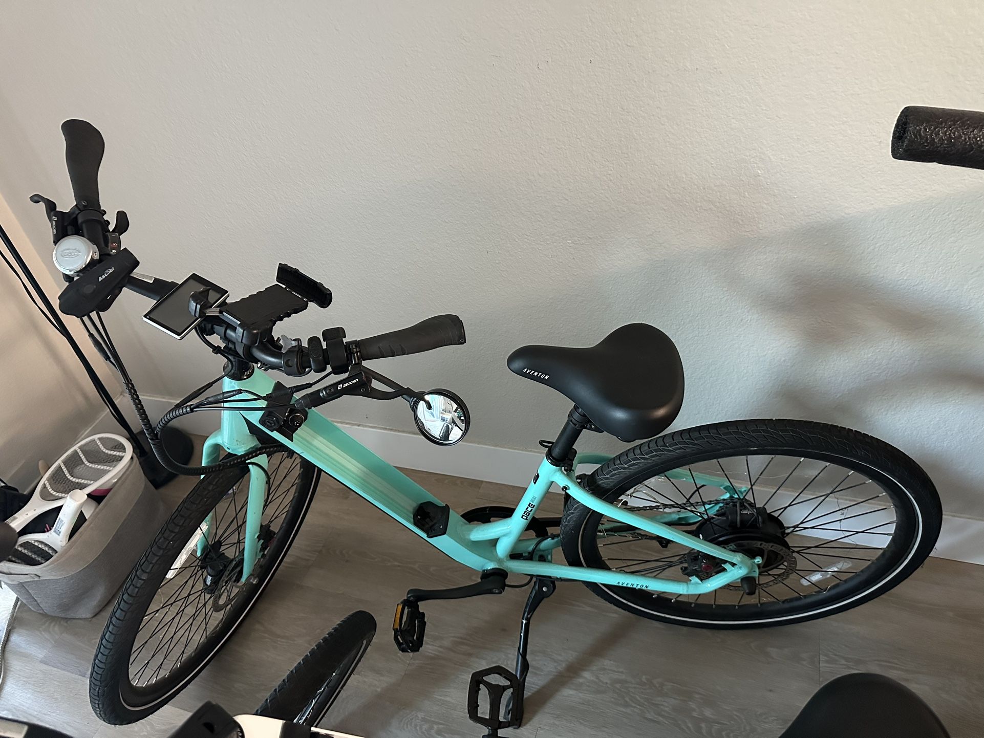 Aventon Pace 300 Perfect Commenter Bike