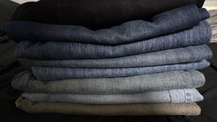 8 diff jeans (read description)