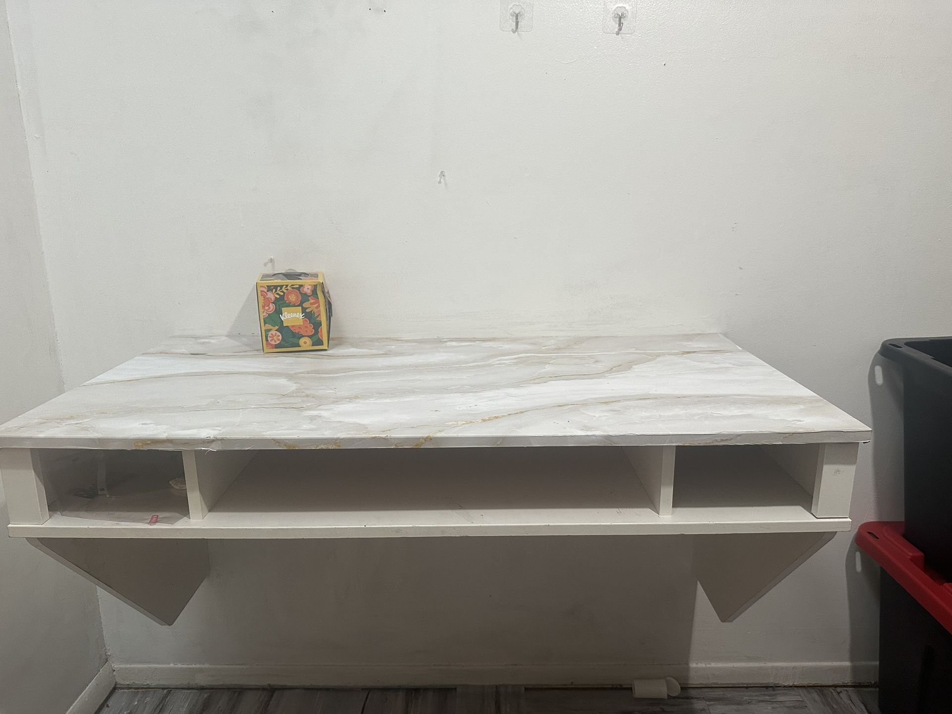 Floating Desk