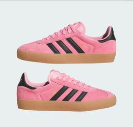 Adidas Size 8 Women's Gazelle Sneakers Pink/Black