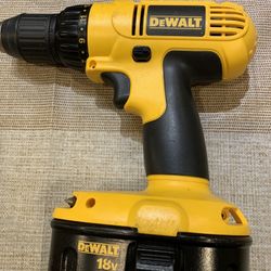 Dewalt 18V Cordless Drill 2 Battery Charger Good Condition 