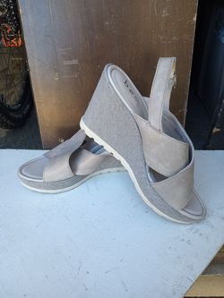 women's sandals