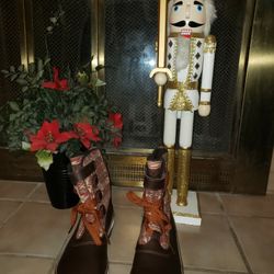 UGG Women's Snow Boots