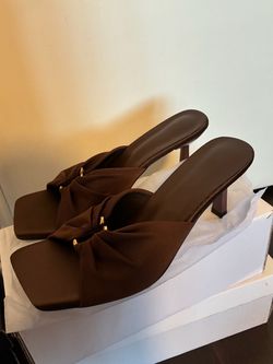Kitten heels