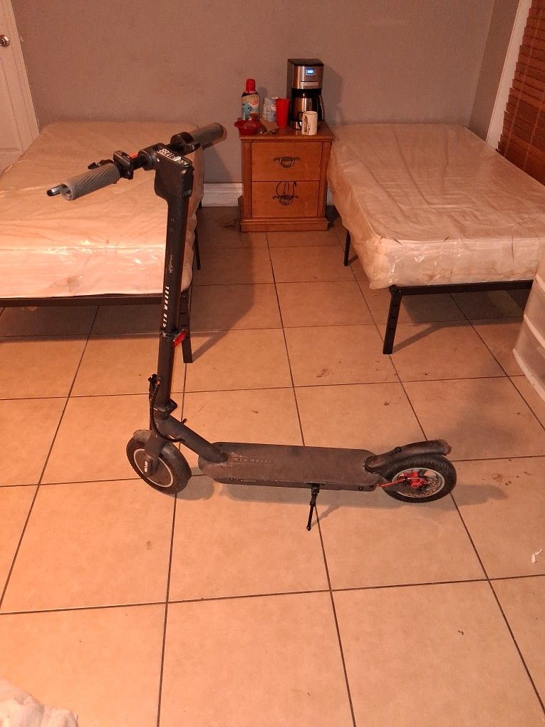 5th Wheel Electric Scooter