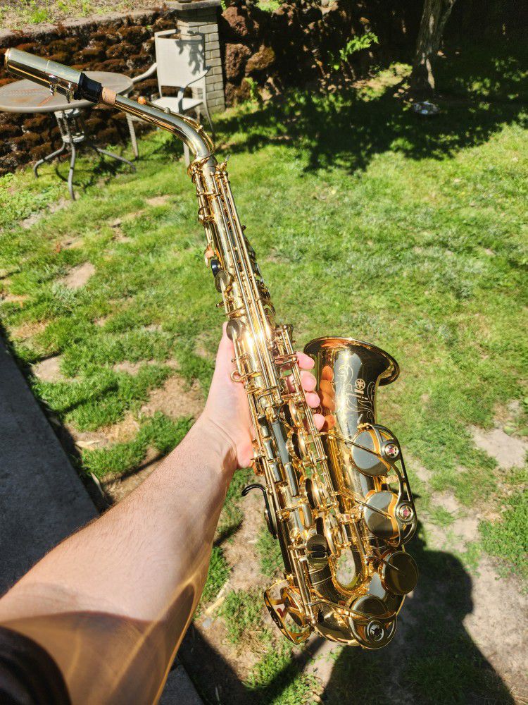 Step Up Alto Saxophone Yamaha  475 Used