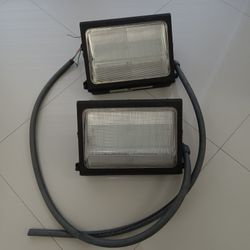 Wallpack 80 Watts LED Lights Excellent Condition 