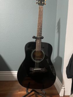 yamaha F335 Guitar