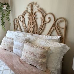 Excellent Condition Vintage Rattan Scroll QUEEN Size Headboard 