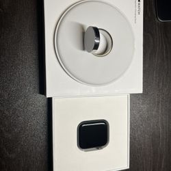 Apple Watch Series 4 Cellular+ GPS & Apple Watch Magnetic Charging Dock