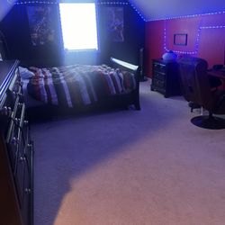 Queen Sleigh Bed, Dresser W/ Mirror And 2 Nightstands