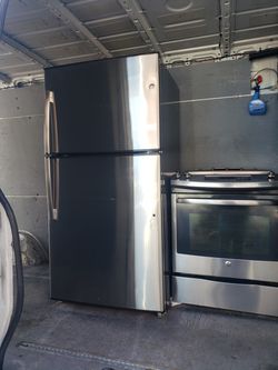 GE set fridge side 33 use but great condition stove side 30 open box never use warranty warranty