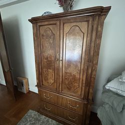 Wooden Bedroom Set