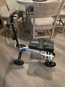 Nova Turning Knee Walker