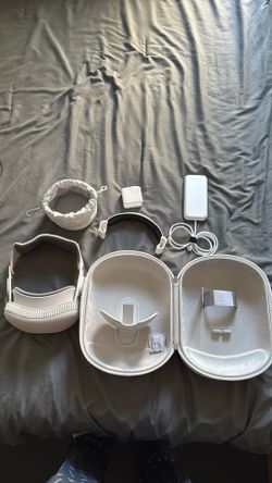 Apple Vision Pro 1TB - Like New - Priced to Sell Fast