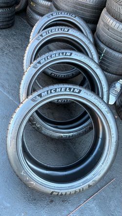 Michelin Pilot Sport 4 S Tires - 275/35ZR20 & 285/35ZR20