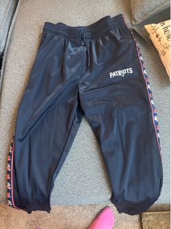 Men’s medium Patriots sweatpants NEW