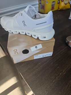 On Cloud Size 9.5 Women