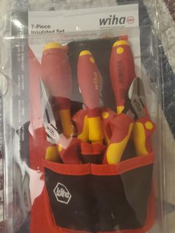 Wiha 7 Piece Insulated Pliers/Cutters/Drivers Set